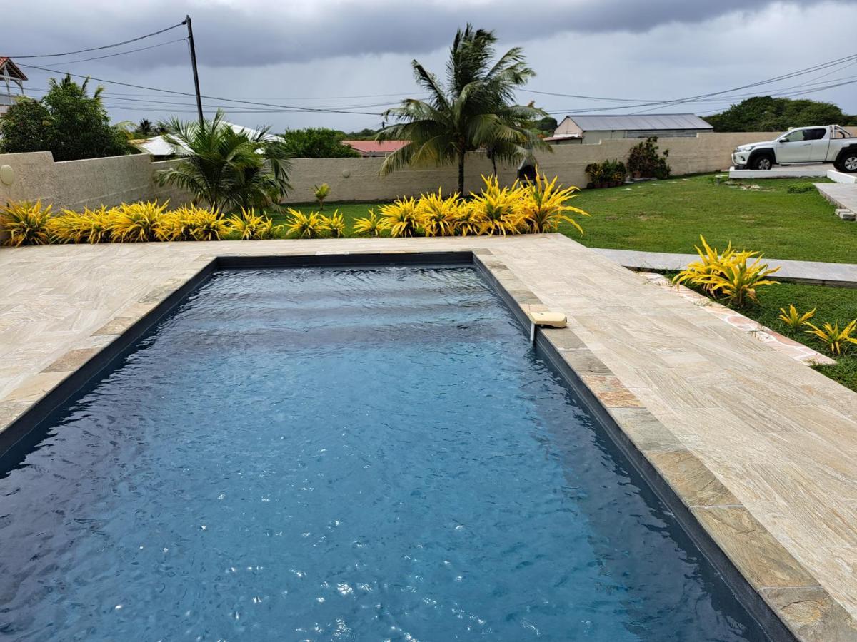 Cap Des Anses Apartment Sainte-Anne Luaran gambar